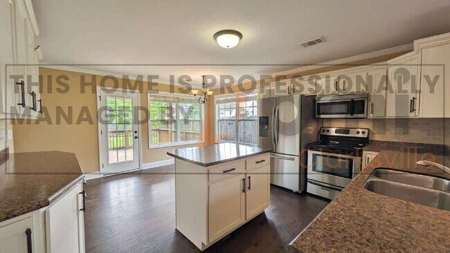 Building Photo - 3031 Outfitters Dr