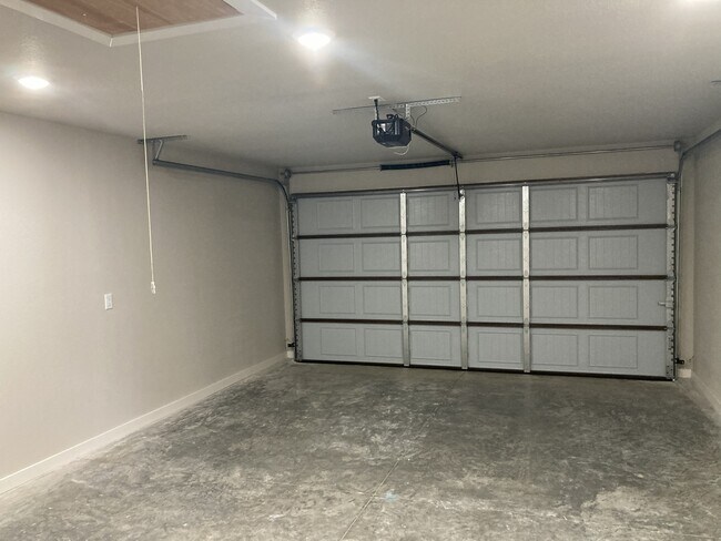 Building Photo - 10423 Preston Ct