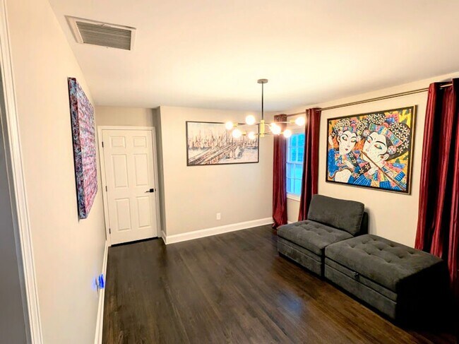 Building Photo - Amazing 4 Bedroom/ 2 bath East Memphis House @5259 Sequoia Ave.