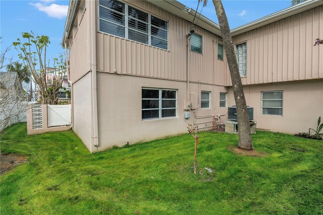 Building Photo - 721 Eldorado Ave