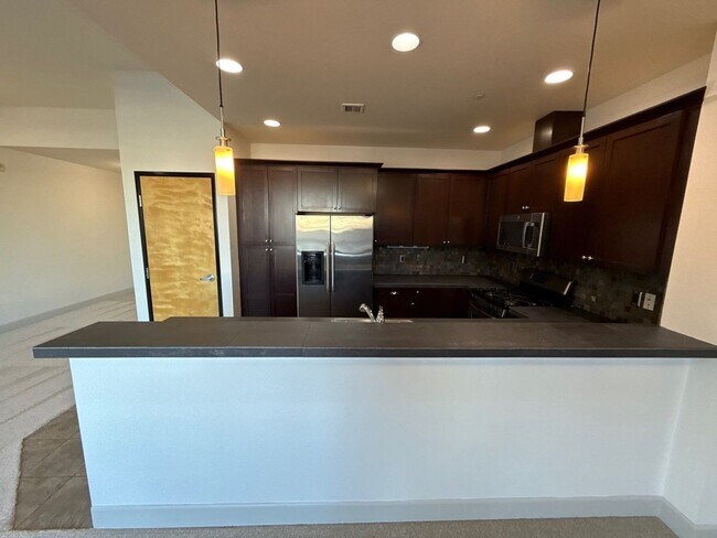 Building Photo - 160 Liberty St NE