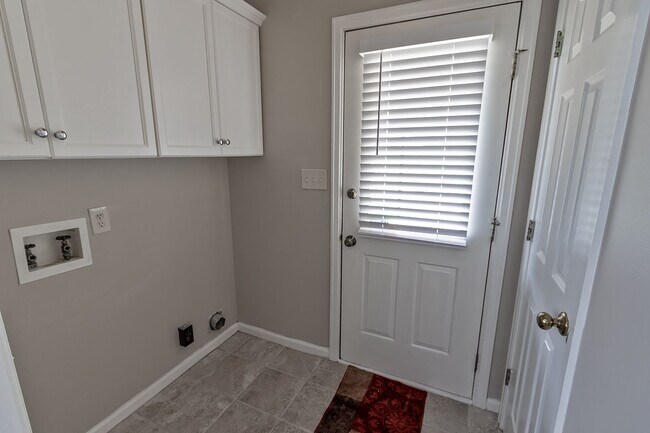Building Photo - Home for Rent in Montgomery