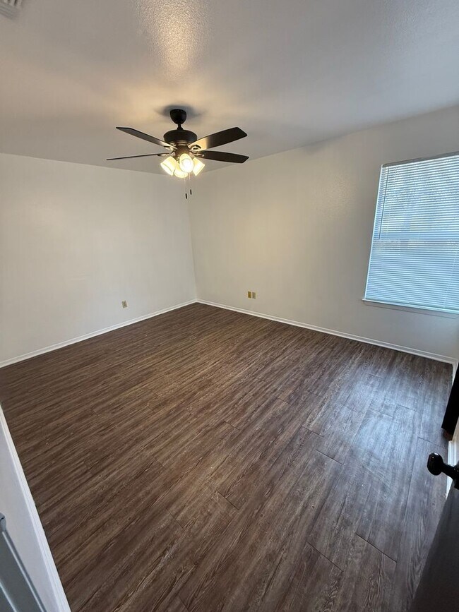 Building Photo - JAMES2812-14