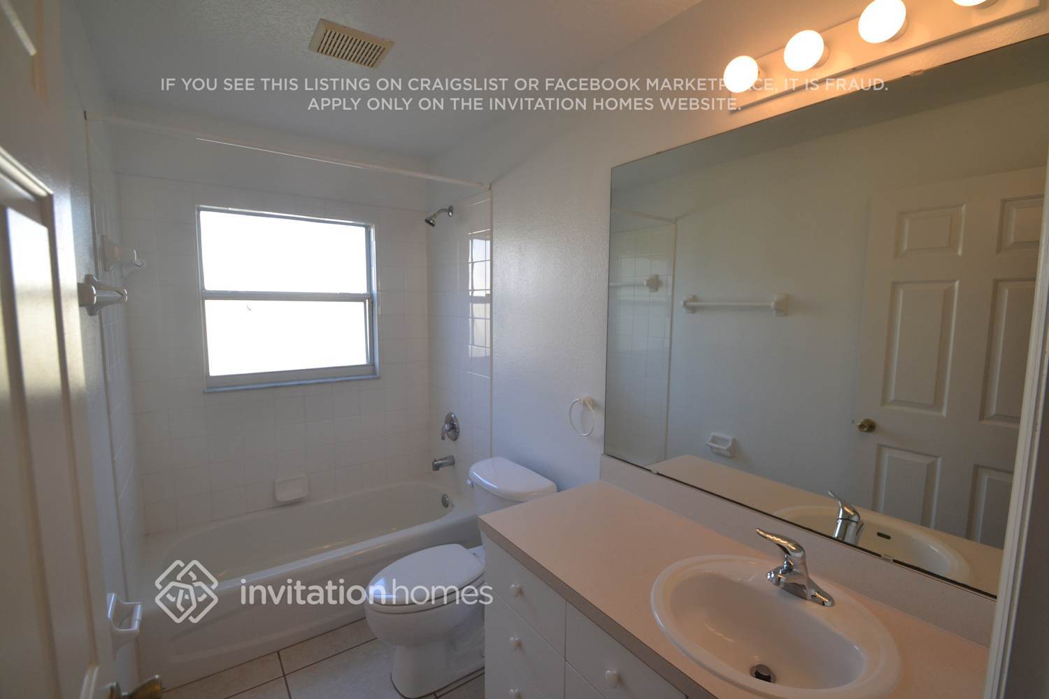 Building Photo - 13203 Biscayne Dr