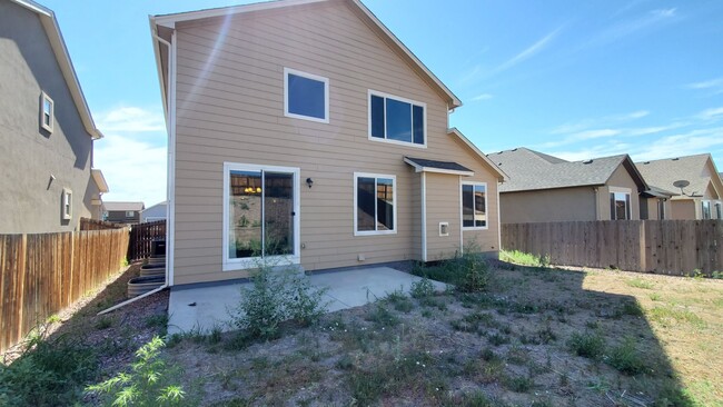 Building Photo - $2576, 5 Br/4 BA Stunning house for rent in Colorado Springs