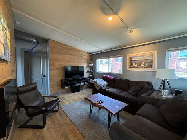 Ling Space - 1 Steele St