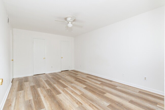 Building Photo - 346 Carpenter Dr NE