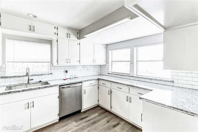 Building Photo - 4137 Woodfin St