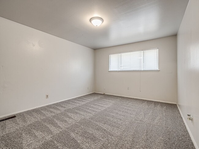 Building Photo - Updated in NE OKC for rent! Minutes to Broadway Extension/235 and Downtown!