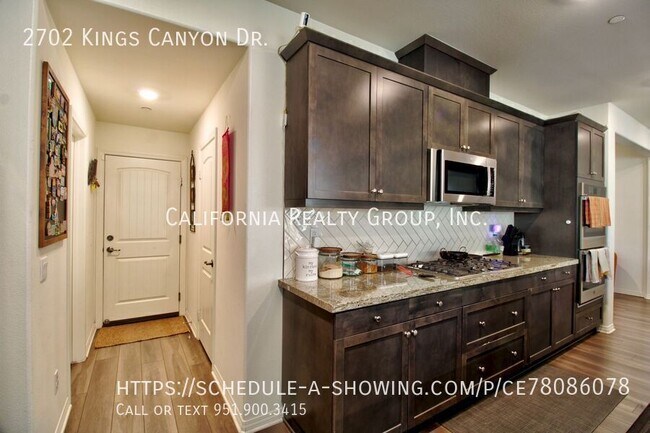 Building Photo - 2702 Kings Cyn Dr