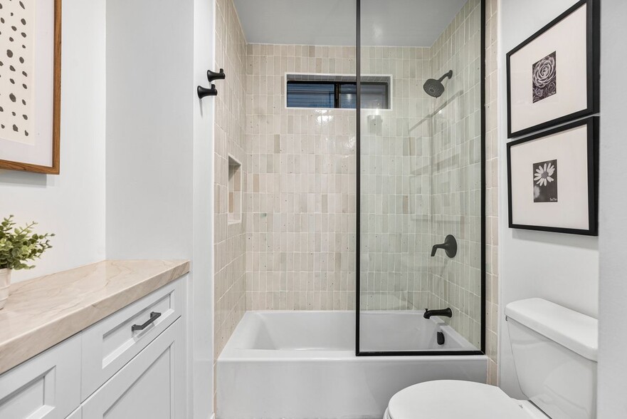 Building Photo - 4006 Milaca Pl