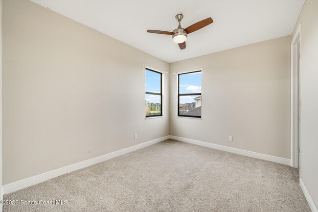 Building Photo - 7782 Paragrass Ave