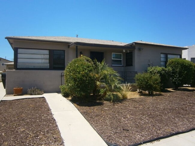 Primary Photo - 3 Bed - 2 Bath Craftsman Home in the desir...