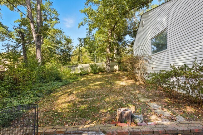 Building Photo - 139 Druid Dr