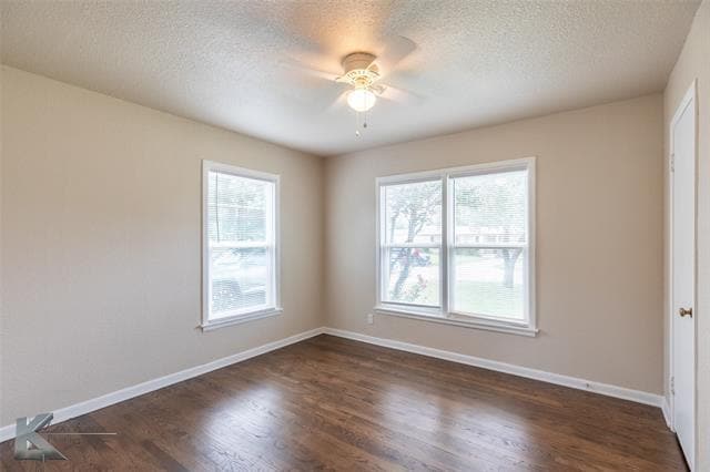 Building Photo - 1041 S Crockett Dr