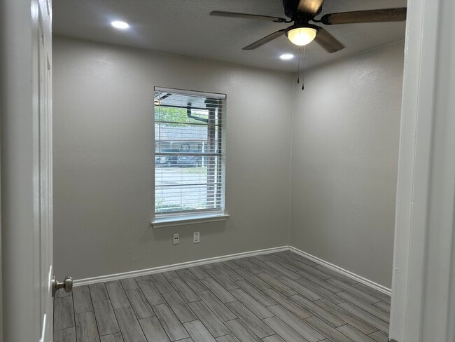 Room 1 - 305 Mimosa St