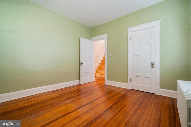 Building Photo - 928 19th St S