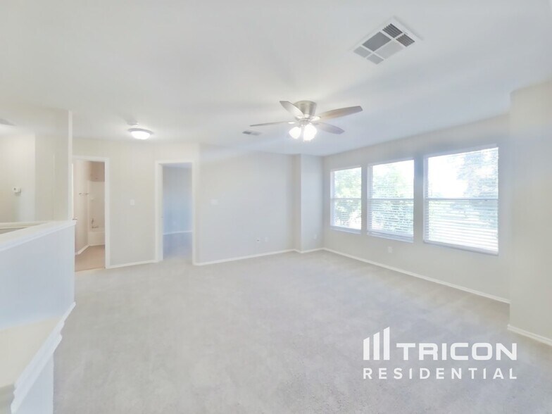 Building Photo - 312 Nogales Ln