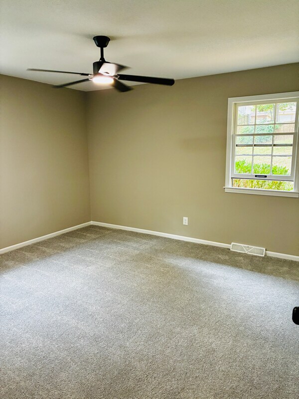 Building Photo - 6724 N Garfield Ave