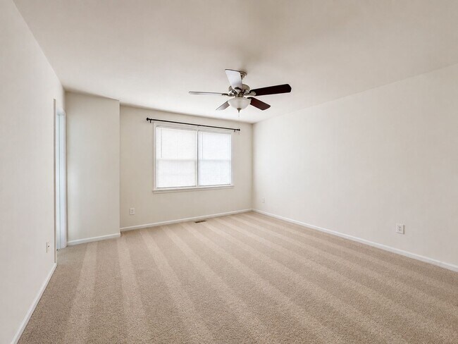 Building Photo - 3901 Quartz Ln