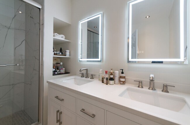 Building Photo - Beautiful 3BD/2BA Home in the Kensington Square community in Roswell.