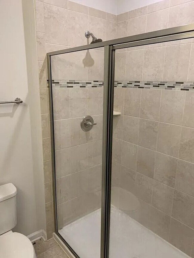 Building Photo - Modern 2BR + Office Townhome with Garage &...