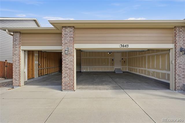 Building Photo - 3645 Desert Ridge Cir