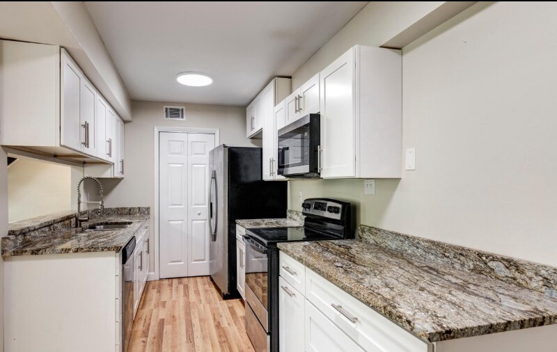 Building Photo - 133 Hammershire Rd