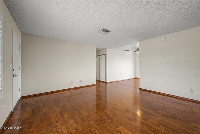 Building Photo - 1455 W Mohawk Ln