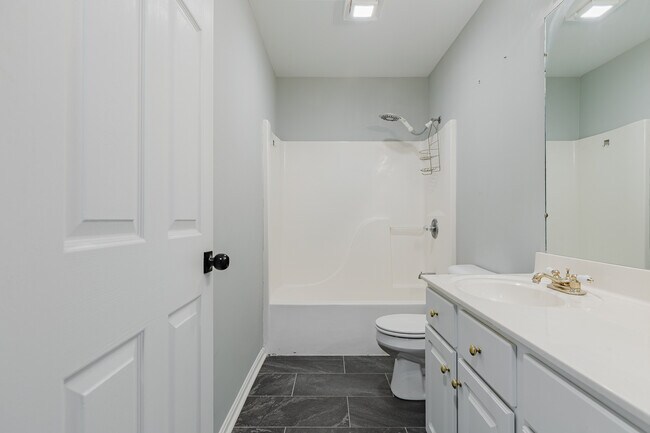 Building Photo - 404 Michigan Ave