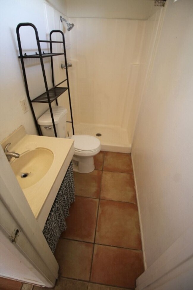 Building Photo - 3 bed 2 bath Mobile Home Available