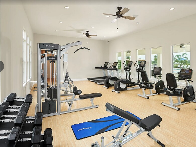 Building Photo - 497 Firebush Dr