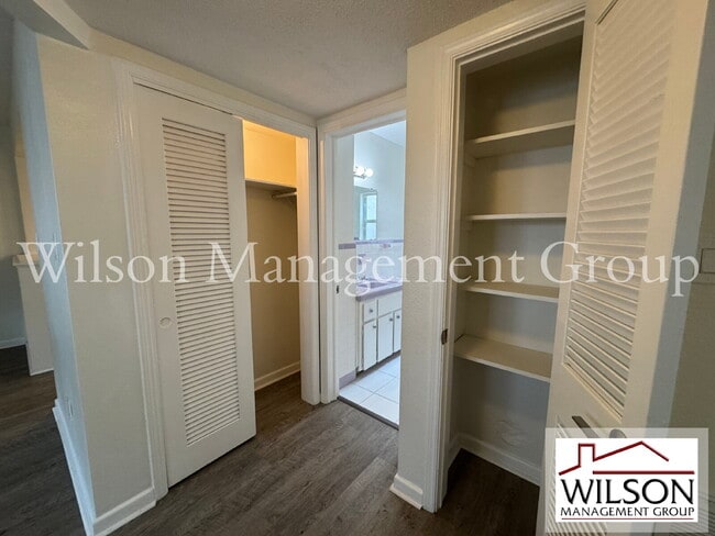 Building Photo - 210 E Yale St