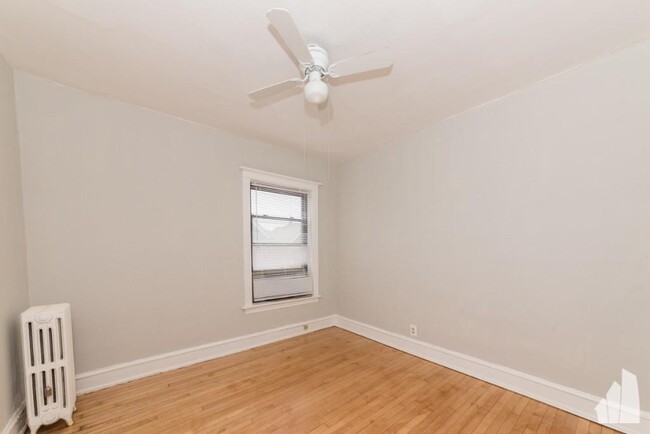 Building Photo - 3 bedroom in Chicago IL 60660