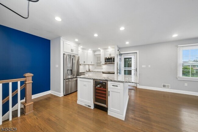 Building Photo - 2 Brandywyne Dr