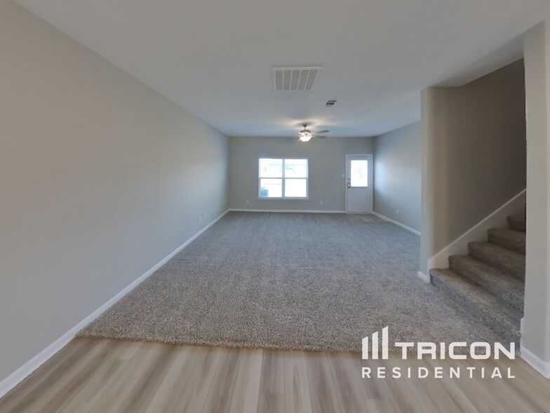 Building Photo - 1441 Palamedes Dr