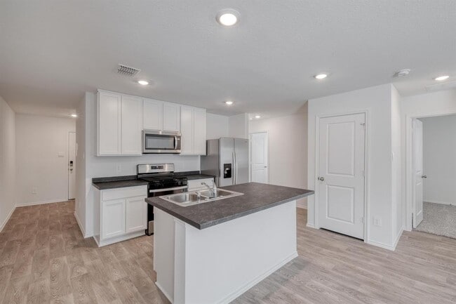 Building Photo - 346 Bull Lake Cir