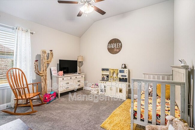 Building Photo - 226 Harp Ave