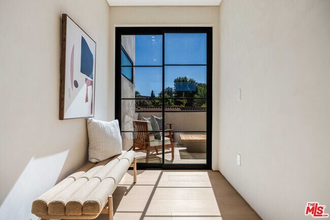 Building Photo - 16723 La Maida St