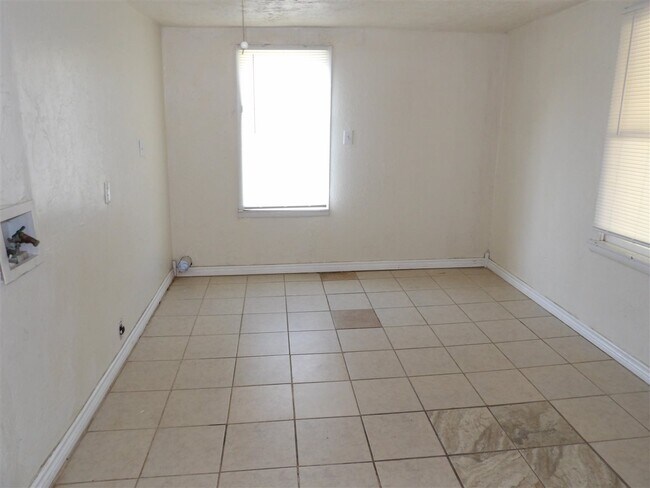 Building Photo - 2015 SW Jefferson Ave