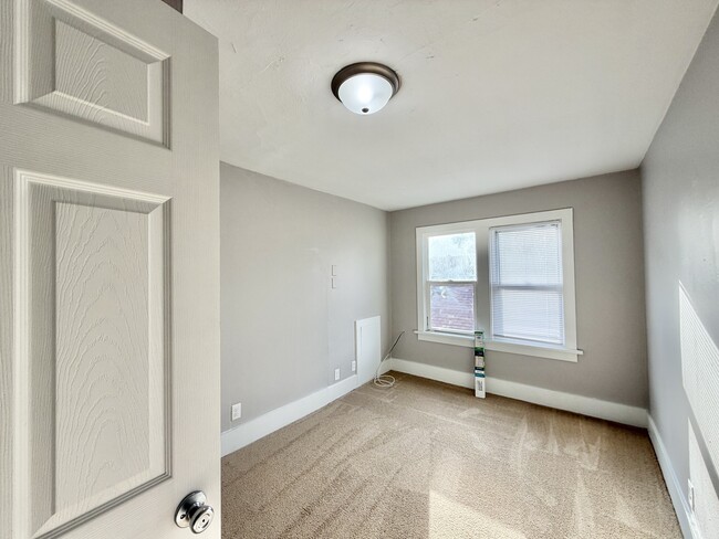 Building Photo - 1306 Copeland Ave