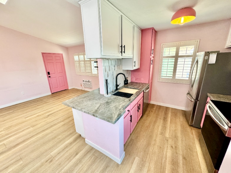 Building Photo - 4377 Wilson Ave