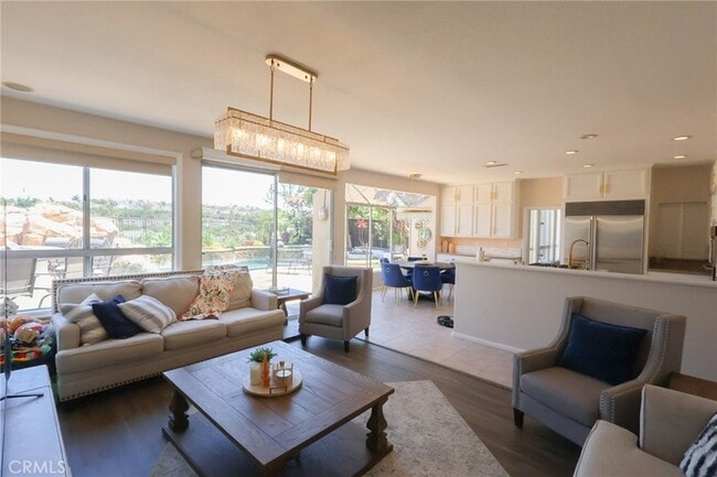 Building Photo - 28462 La Plumosa