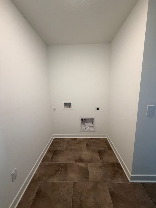 Building Photo - 936 Shadow Dr