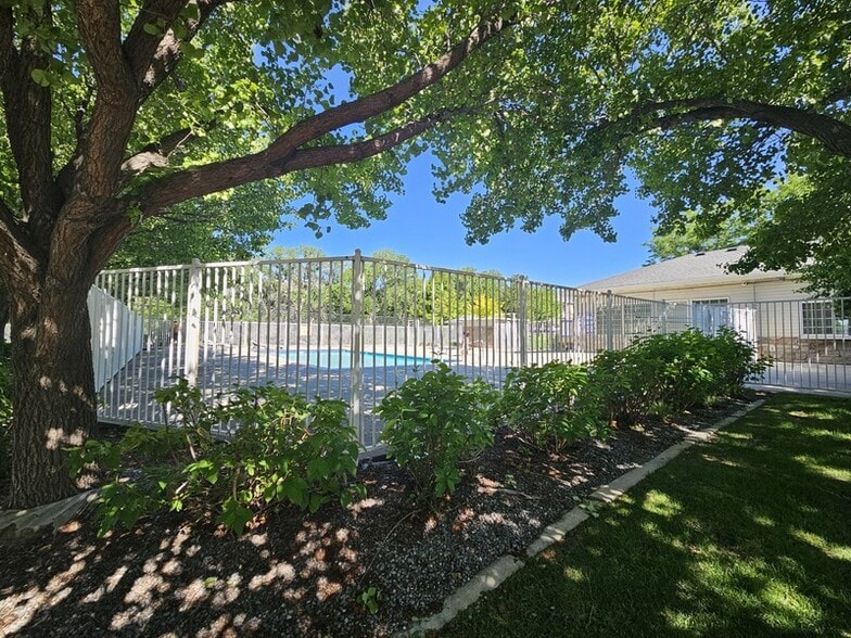 Building Photo - 3846 Canyon River Wy