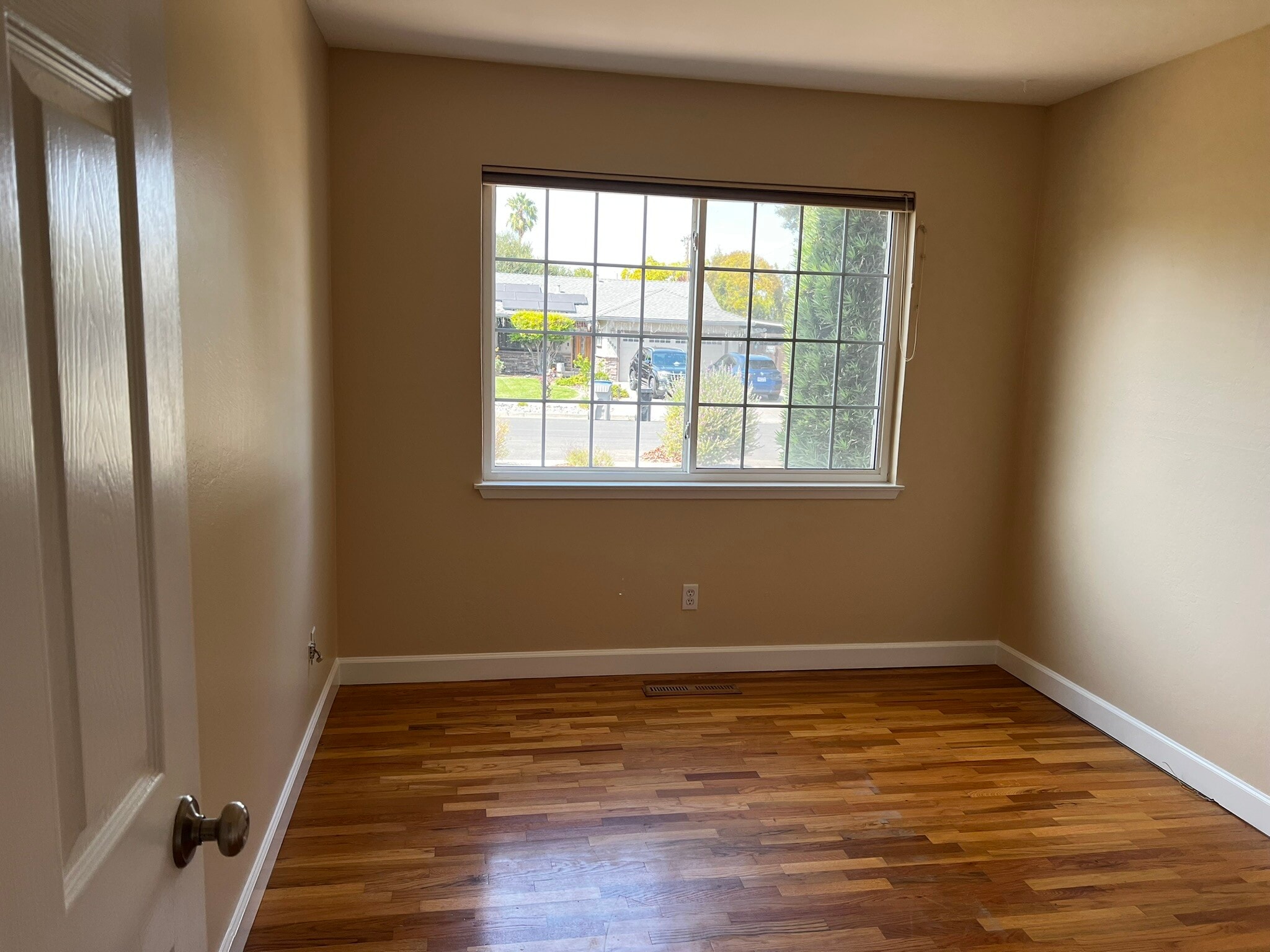 Building Photo - 1650 Glenroy Dr
