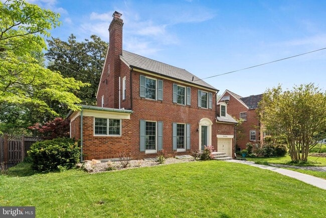 Building Photo - 1111 Woodside Pkwy