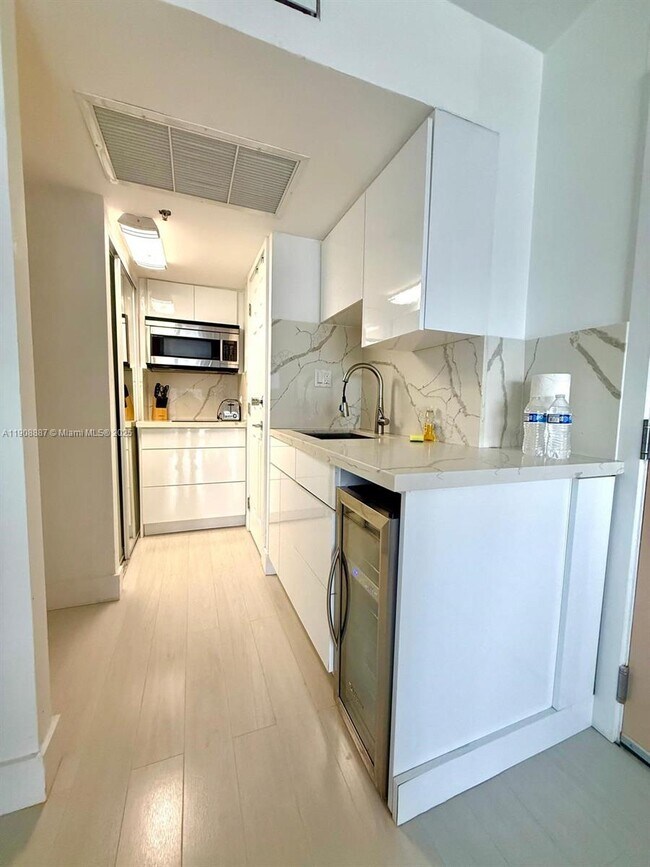 Building Photo - 19201 Collins Ave