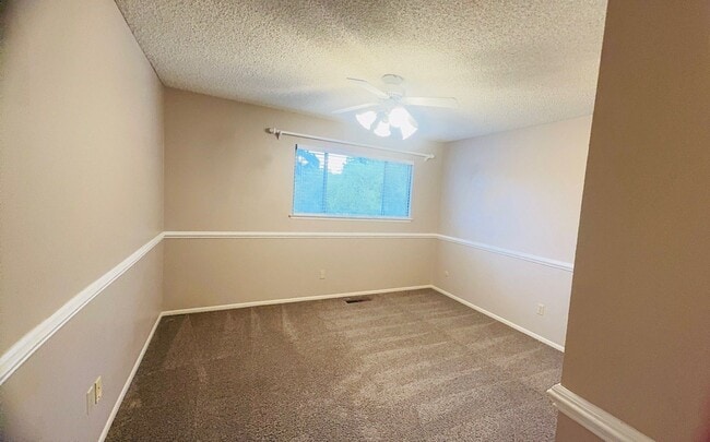 Building Photo - Beautiful Home with Golf course Views