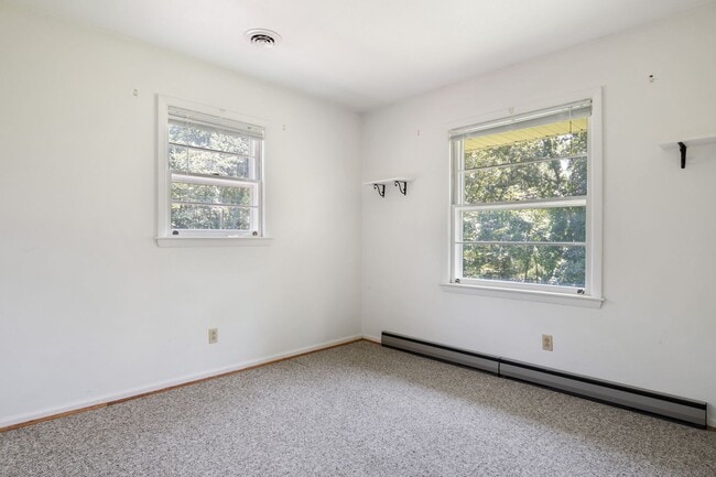 Building Photo - Charming 3 Bedroom Home with Tranquil Sett...